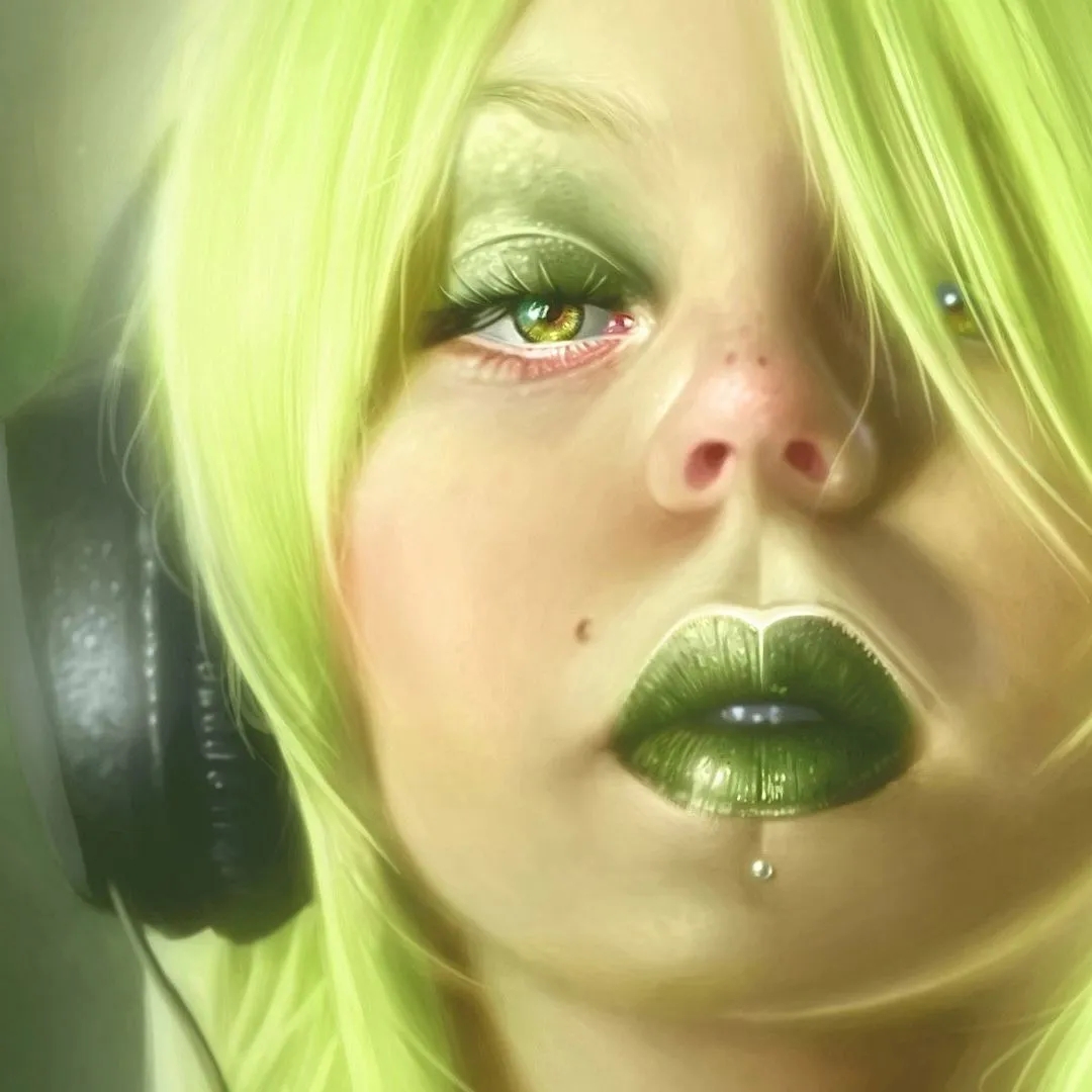 Headphone_Blonde_Green_Makeup